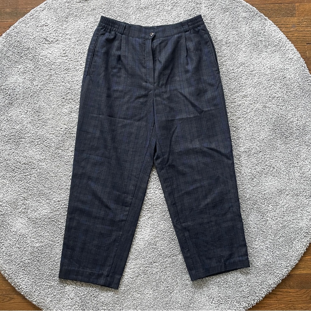 Elegant Navy Women's Cropped Pants